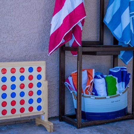 Villa Fab Phx Getaway W/ Pool & Fire Pit à Phoenix Extérieur photo