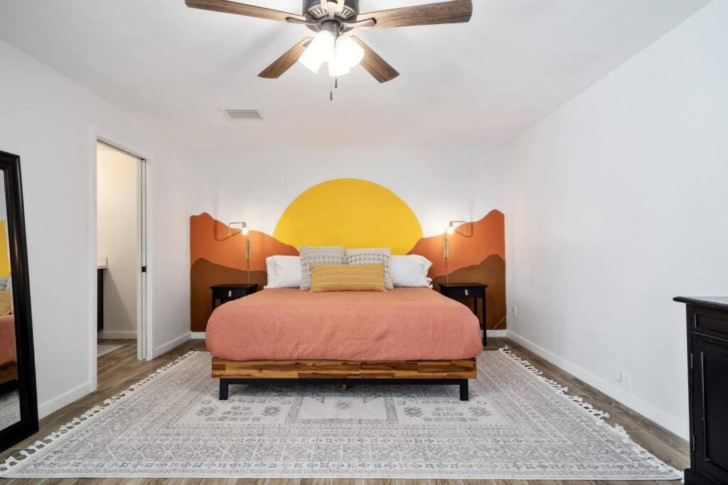 Villa Fab Phx Getaway W/ Pool & Fire Pit à Phoenix Extérieur photo